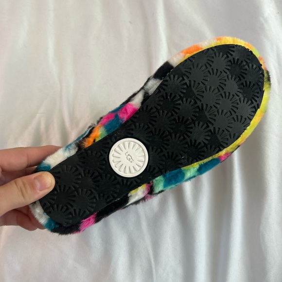 Fluff Yeah UGG slides - Picture 10 of 14